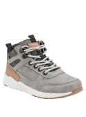 Botín gris casual para niño con diseño moderno, confeccionado en materiales sintéticos y textiles, ideal para uso urbano.