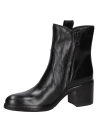 Botín negro de cuero liso para mujer, estilo casual, con taco medio y diseño clásico que combina elegancia y comodidad.
