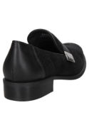 calzado de cuero negro tipo mocasín para mujer, perfecto para eventos semi-formales y actividades cotidianas con estilo.