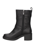 Bota de cuero negro para mujer, casual y funcional, taco cuadrado que proporciona estabilidad al caminar.