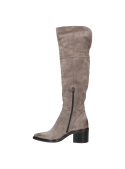 "Bota ""over-the-knee"" gris de cuero para mujer, versátil para combinar con vestidos o pantalones ajustados."