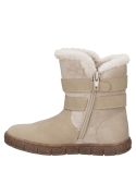 Bota de niña en color beige, costura visible que añade un toque artesanal al diseño, correas aseguran ajuste.