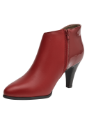 Botín rojo de cuero para mujer, estilo vestir, con taco alto estilizado y puntera afilada, ideal para eventos formales.