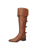 bota casual camel de cuero para mujer con empeine liso, ideal para combinar en situaciones casuales o formales.