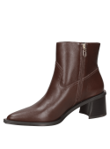 Botín de cuero café para mujer con cierre lateral, moderno y práctico.