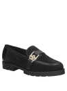 Mocasín de cuero negro para mujer, ideal para un look elegante con su hebilla distintiva y diseño atemporal.