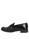 Mocasín de cuero negro con costura visible, diseño clásico elegante y sofisticado para eventos semiformales.
