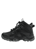 Botín de niño negro con refuerzos en laterales y puntera, asegurando protección y soporte en aventuras outdoor.