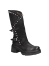 Botín negro de cuero para mujer, con solapa doblada y tachuelas metálicas, ideal para un estilo rockero y vanguardista.