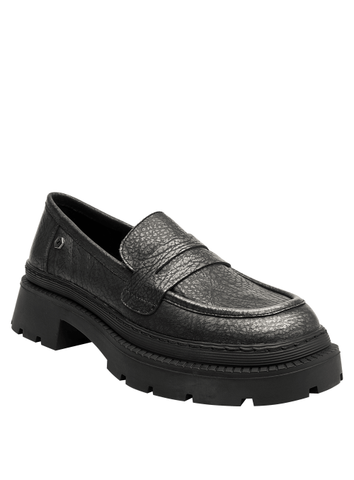 Mocasín de cuero metalizado estilo charol para mujer, diseño clásico loafer con lengüeta prominente.