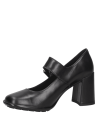 Zapato de mujer negro de charol con acabado brillante y diseño clásico, ideal para ocasiones formales, elaborado en cuero.