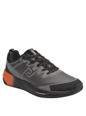 Zapatilla deportiva gris para hombre con cordones y detalles modernos, ideal para actividades intensas.