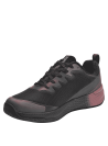 Zapatilla negra de trail running para hombre, diseño deportivo y robusto, ideal para alto rendimiento con buena ventilación.