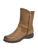 Bota casual camel de cuero con punta redondeada, brindando comodidad y elegancia para el uso diario en la ciudad.
