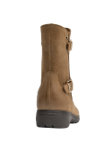 Bota casual camel de cuero con correas ajustables y hebillas metálicas, ofreciendo un toque sofisticado y moderno.