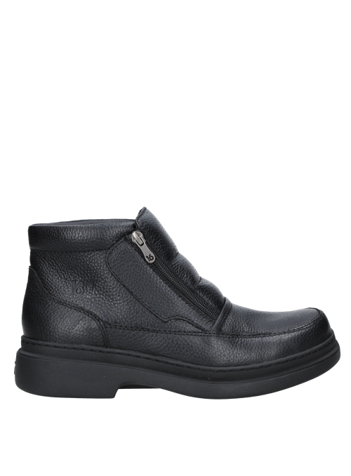 Elegante botín de cuero negro con diseño clásico, ideal para salidas casuales en otoño.