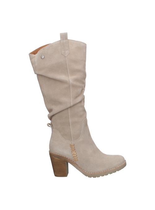 Bota casual de cuero beige para mujer, resistente y cómoda, ideal para días invernales.