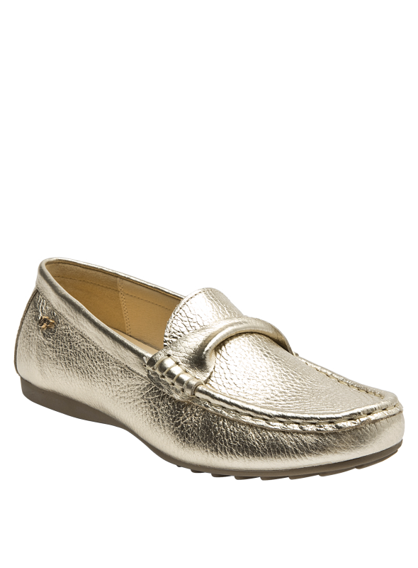 Mocasín de cuero negro para mujer, diseño atemporal con acabado artesanal, versátil para oficina o salidas casuales.