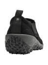 zapatilla de mujer negra en cuero gamuzado con diseño minimalista y suela robusta, perfecta para un estilo casual y chic