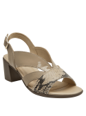 Sandalia de cuero beige para mujer, estilo casual, ideal para salidas veraniegas con comodidad y frescura.