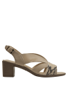 Sandalia casual de mujer en color beige, cuero 100%, con taco bloque que ofrece altura y confort.