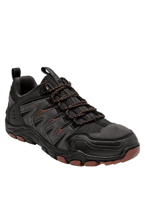 zapatilla negra robusta con suela gruesa y buen agarre, perfecta para terrenos variados y aventuras al aire libre.