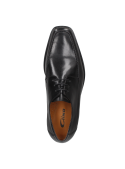 Calzado formal masculino en cuero negro, estilo derby, con costuras discretas, perfecto para eventos profesionales.
