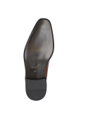 Zapato de cuero café tipo Oxford para hombre, con puntera decorativa, ideal para eventos formales y estilo clásico.