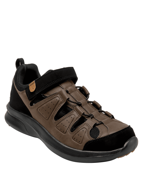 Sandalia café casual para hombre, combina confort y estilo atemporal.