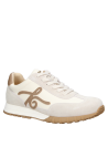 calzado deportivo blanco para mujer, versátil y cómodo, ideal para viajes y encuentros con amigos.