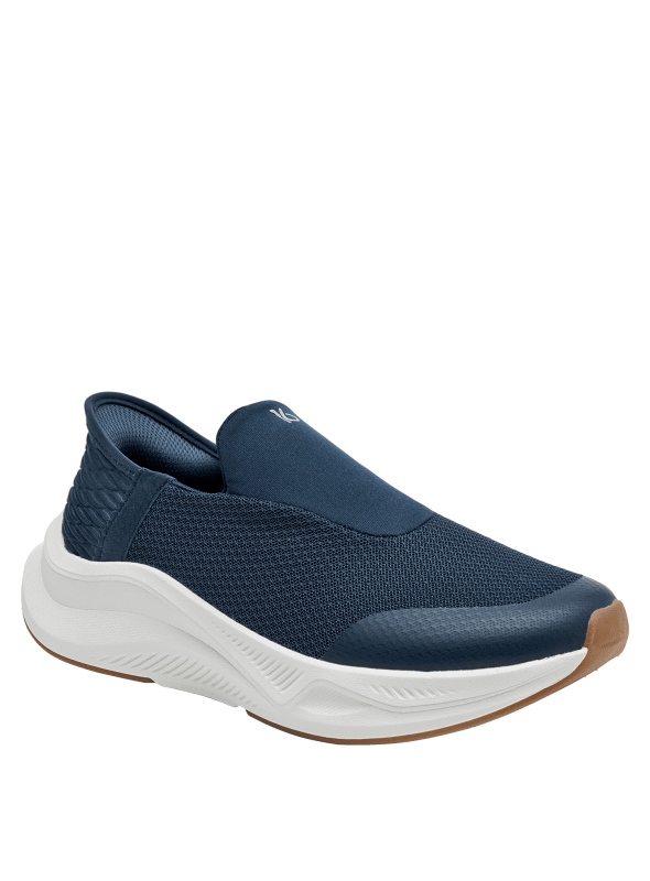 zapatilla moderna gris para mujer, diseño slip-on textil con detalles sutiles, versátil para ocasiones informales y viajes.
