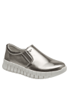 zapatilla acero de cuero flexible y suave para actividades diarias.