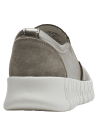 zapatilla acero de cuero premium con forro de microfibra y punta redonda.
