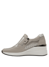 Zapatilla de cuero gris, estilo informal para mujer, con caña de 7 cm.