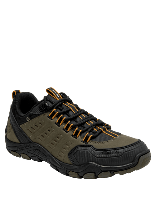 Zapatilla verde de hombre hecha de 25% textil y 75% sintético, estilo outdoor dinámico.