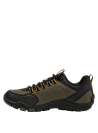Zapatilla verde de hombre con taco plano de 5.5 cm y punta redonda para un uso diario.
