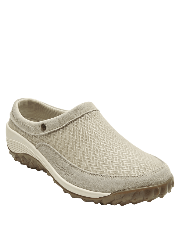 Calzado de mujer beige tipo mocasín, mezcla cuero-textil, ideal para un look sport-chic y comodidad diaria.