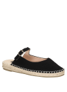Alpargata negra de cuero para mujer, diseño sencillo y elegante con correa trasera ajustable y toque distintivo.