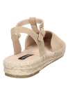 Elegante alpargata de cuero beige para mujer, estilo casual boho-chic, perfecta para eventos informales y días calurosos.
