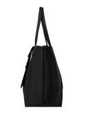 Bolso tote negro versátil, textura lisa, perfecto para salidas cotidianas.