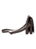 Cartera casual de PU marrón oscuro con correa ajustable.