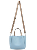 Cartera azul claro minimalista, diseño sofisticado y versátil para ocasiones casuales.