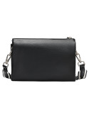 Bolso bandolera negro casual para mujer, material sintético resistente, combina con jeans o vestidos.