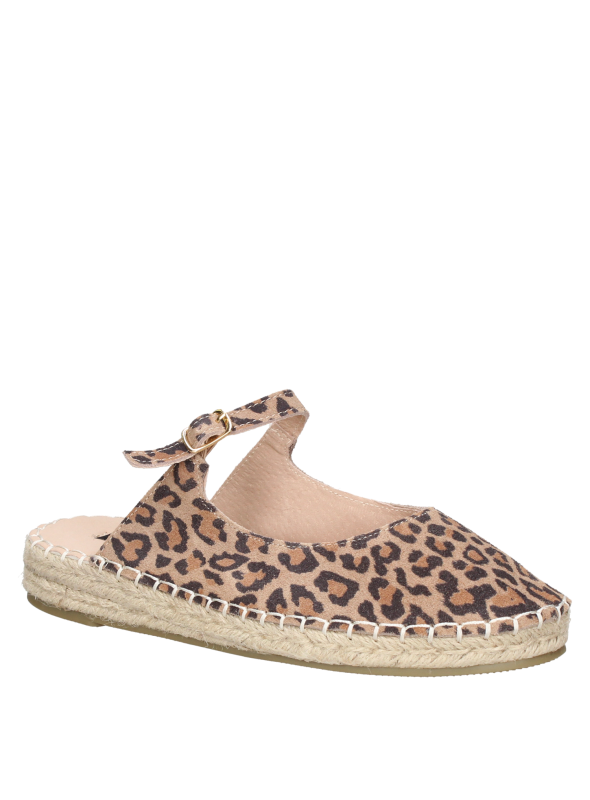 Alpargata de cuero animal print leopardo, perfecta para atuendos casuales y contrastantes.