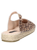 Elegante alpargata de mujer con correa ajustable y estampado animal print en cuero.
