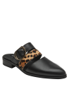 Elegante zapato de cuero negro para mujer con detalle animal print y hebilla dorada, versátil para oficina.