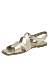 Sandalia de cuero dorado con textura granulada, perfecta para primavera y verano, estilo casual.