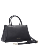 Cartera negra de cuero con strap ajustable, perfecta para combinar con trajes y vestidos elegantes.