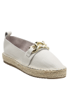 Alpargata beige para mujer, mezcla de cuero y yute, perfecta para un look casual.