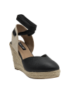 Alpargata casual de cuero negro, perfecta para salidas informales y eventos al aire libre.